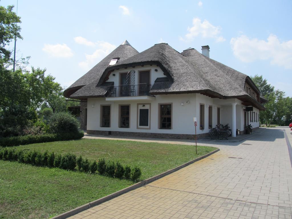Penzion Eko Park Piestany Bagian luar foto