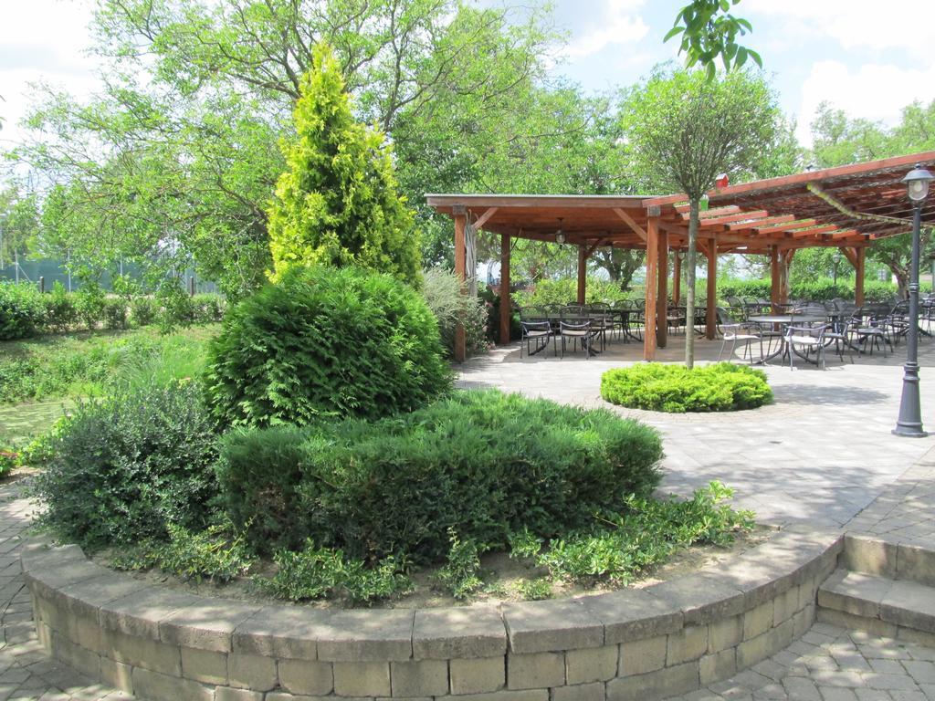 Penzion Eko Park Piestany Bagian luar foto