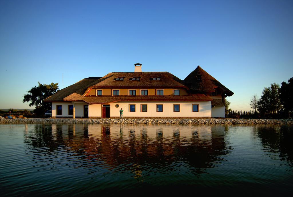 Penzion Eko Park Piestany Bagian luar foto